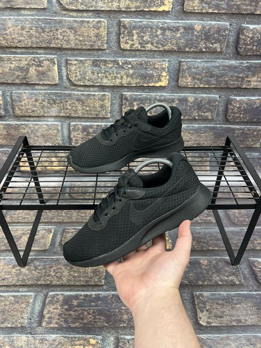 Кросівки Nike Tanjun 41 розмір оригінал