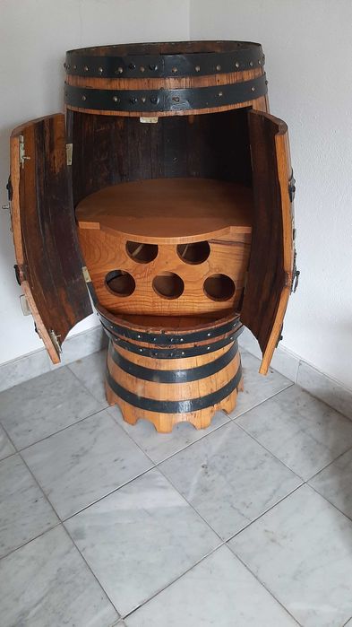 Bar-barril com base amovível