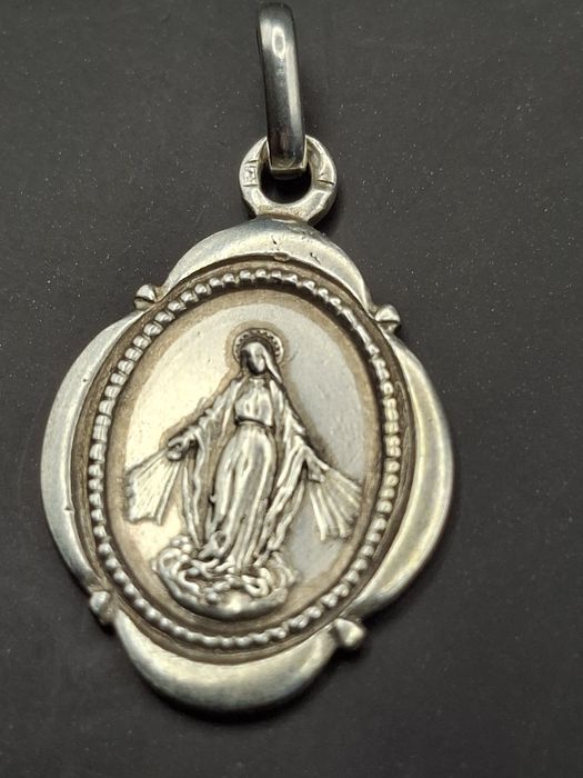 Zawieszka z matką boską