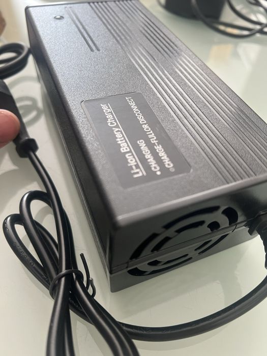 Ładowarka do roweru elektrycznego Bardzo Szybka