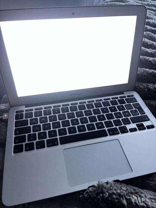 MacBook Air (11-inch, Mid 2012)