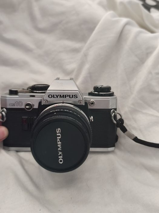 Câmera Olympus OM-10  Lente 50mm f/1.8 + Lente Zoom 35-70mm + Estojo+
