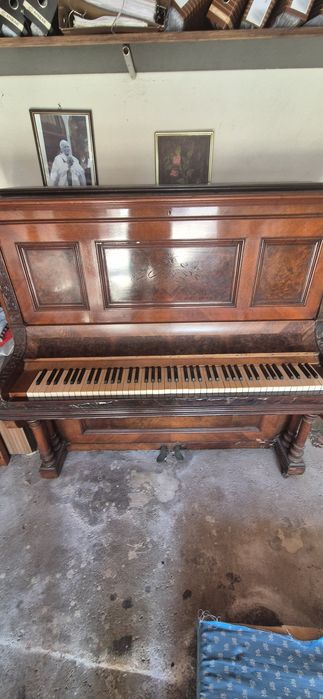 Vendo piano alemão