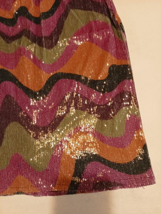 Vestido com brilho em preto lilás e verde militar, de marca Pull&Bear, tamanho M