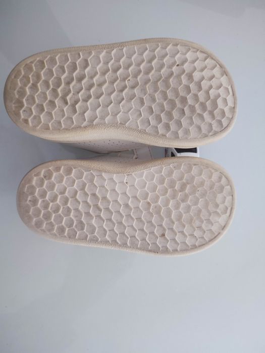 Tênis adidas tamanho 21