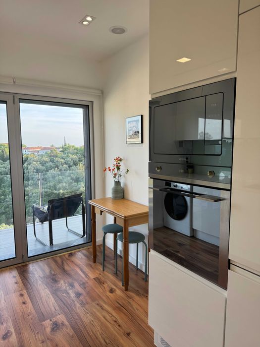Arrendo quarto em apartamento novo com vista Tejo
