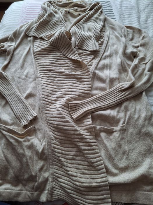 Sweterek luźny beżowy