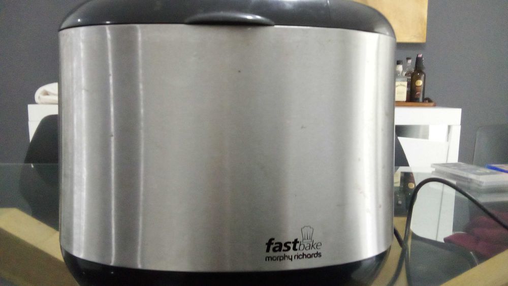 Máquina para fazer pão e compotas da marca Morphy Richards