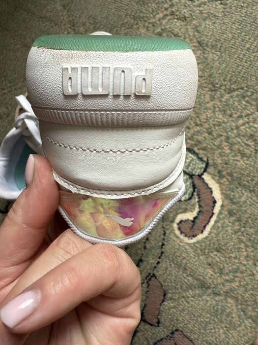 Жіночі кросівки