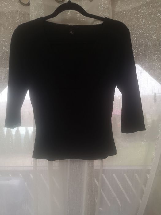 Bluzka czarna z dekoltem V kopertowym