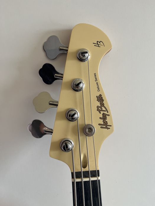 Baixo 4 cordas Harley Benton