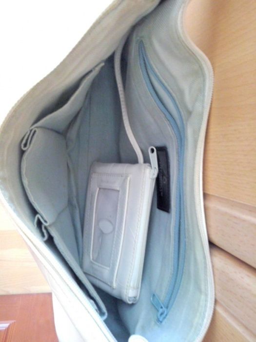 Biała torebka na ramie