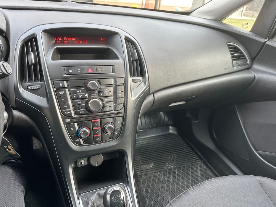 Opel Astra j 2013 1.6 B+Lpg 115 Km