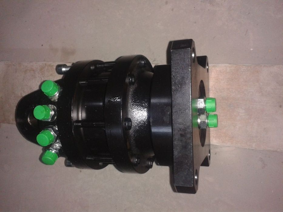 Ротатори Formiko Латвія 1т,3т,4.5т,5.5т,6т,10т-на болти або вал нові