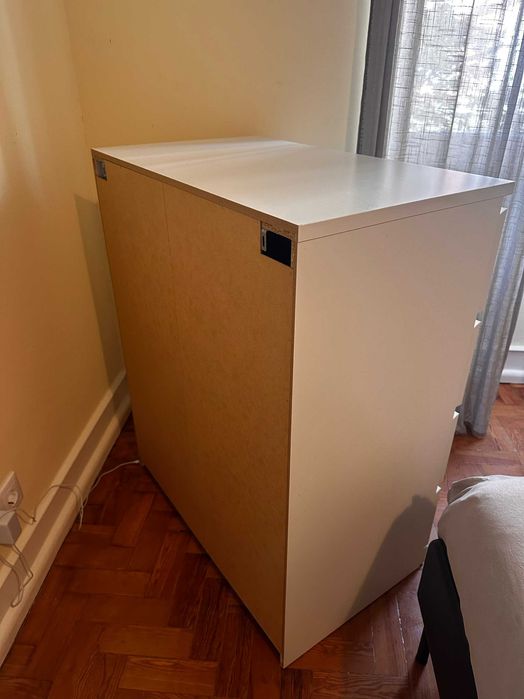 Cómoda IKEA MALM 4 Gavetas Branca – Como Nova