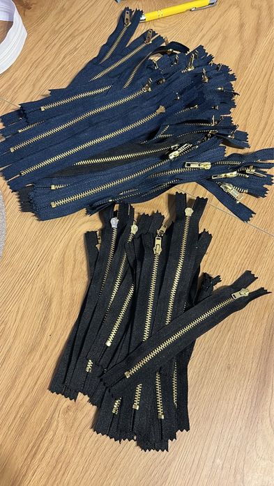 Zestaw zamków błyskawicznych / suwaków metalowych – 1,50 zł/szt. (78 sztuk)