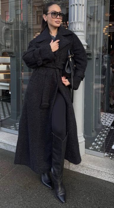 Чорне пальто з підкладкою як Bazhane