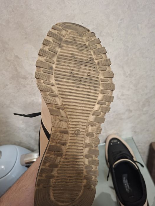 Кросівки жіночі шкіра