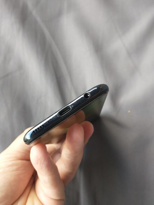 Samsung a40. як НОВИЙ
