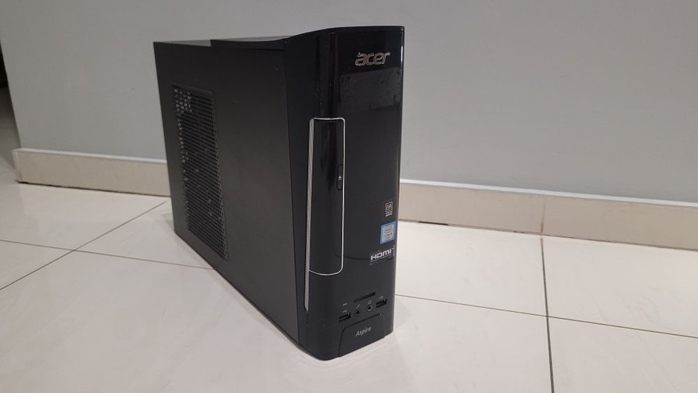 Komputer stacjonarny w zestawie