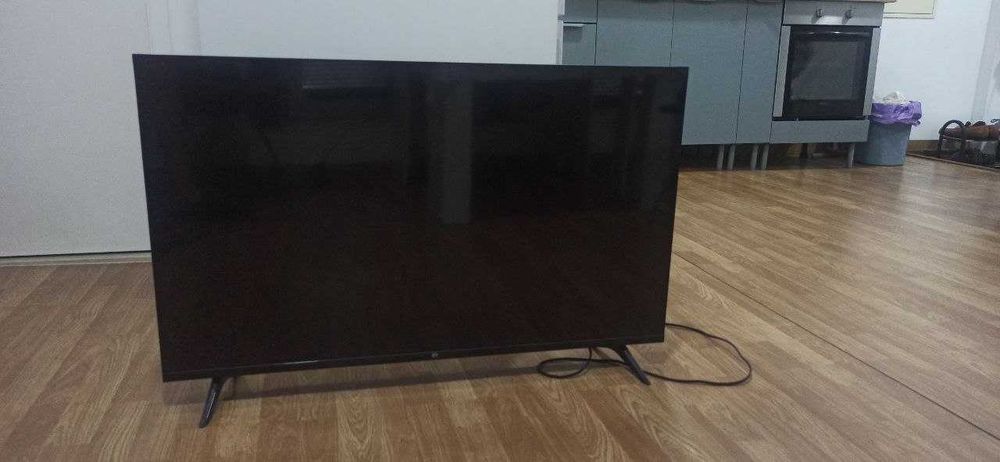Televisor LED de 43” Full HD Smart TV