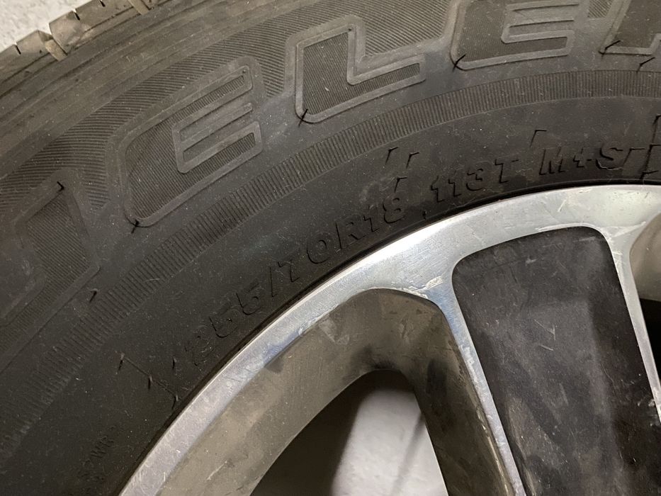 Jante e pneu 255/70 R18 Jeep Wrangler