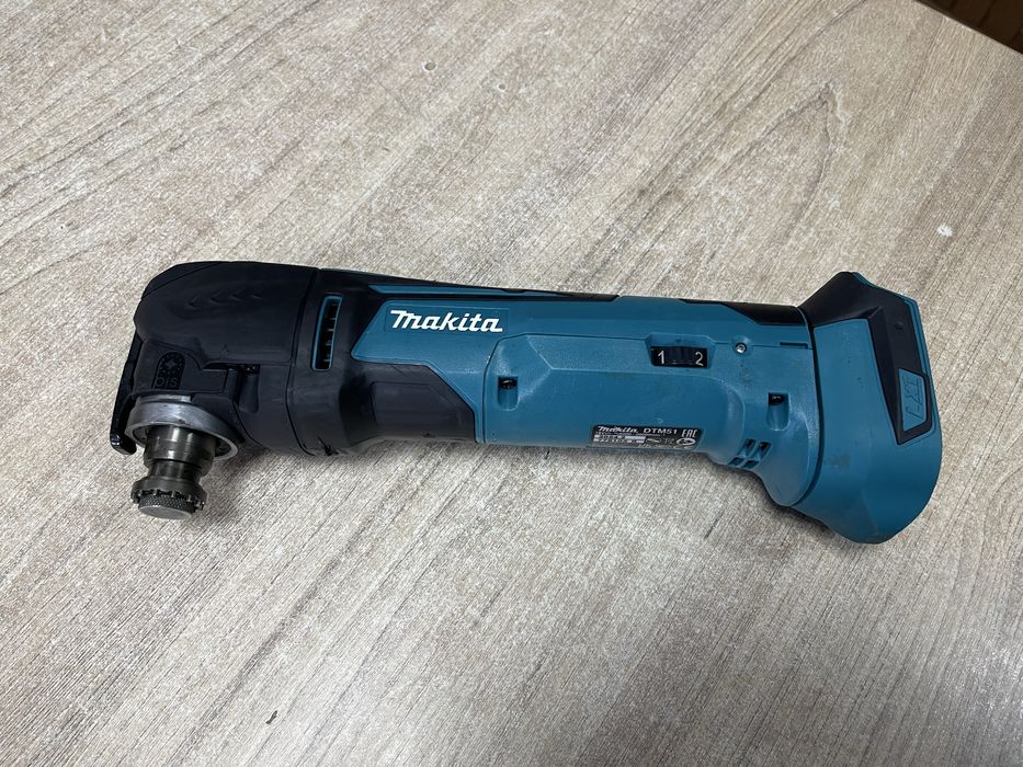Makita DTM51 / акумуляторний реноватор Макіта