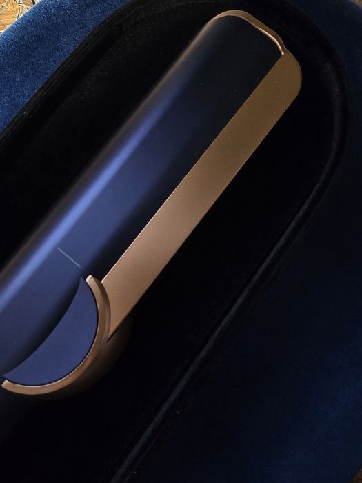 Дайсон фен-випрямляч з кейсом