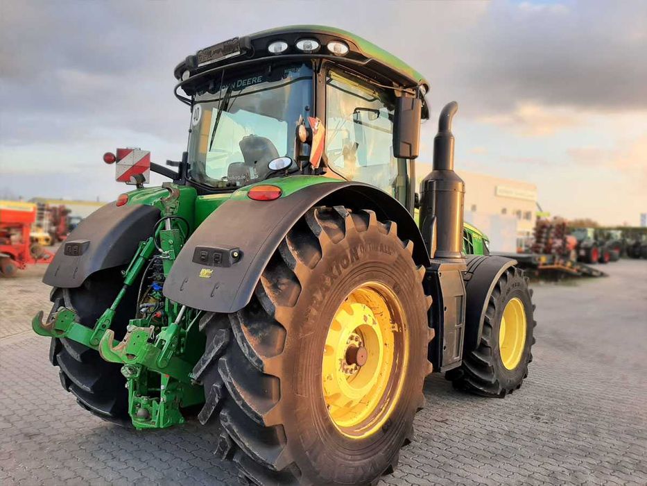 Трактор John Deere 8370 R