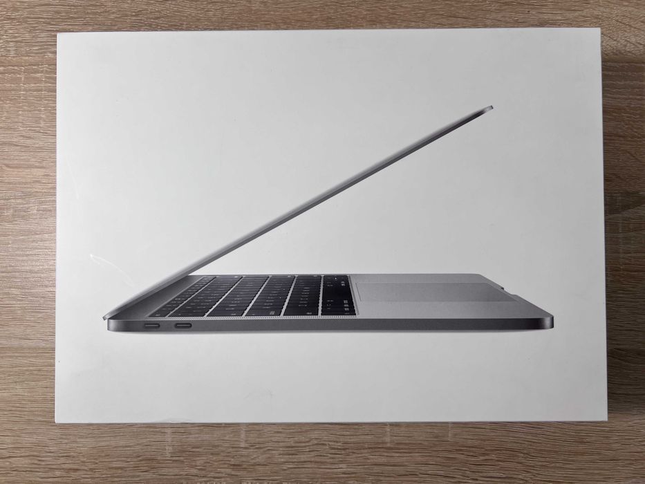 MacBook Pro 13" (2017) i5 / 8GB RAM / 256GB SSD – Pełny zestaw z pudełkiem!