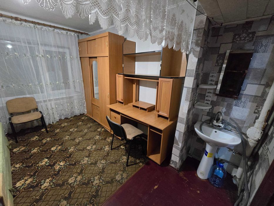 Здається кімн.в гуртожитку по вул.Антонова в р-ні Замостя,читайте опис