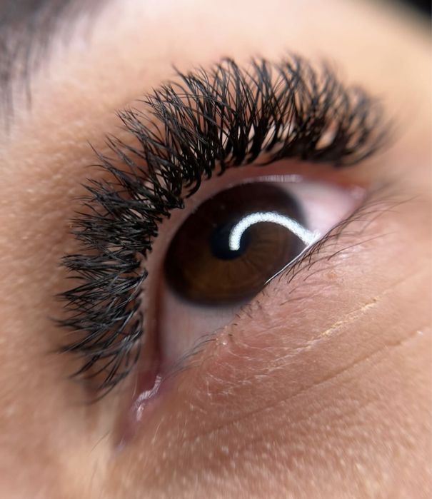 APLICAÇÃO DE PESTANAS