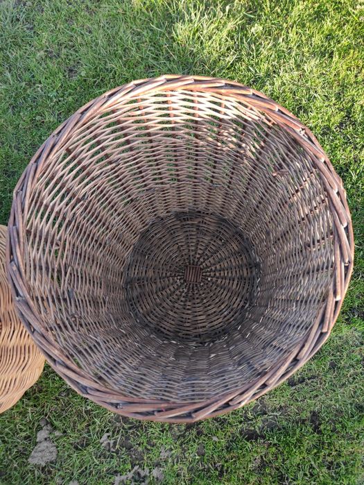 Duży kosz wiklinowy