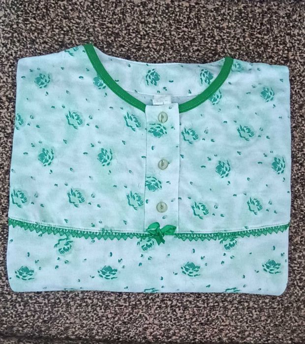 Ночная рубашка теплая.