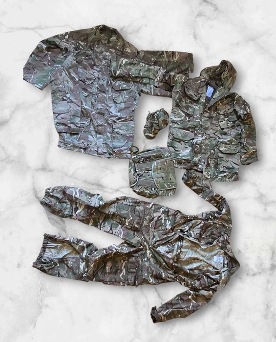 Oryginalna odzierz Brytyjskich Sił Zbrojnych 
Zbrojnych (British Army