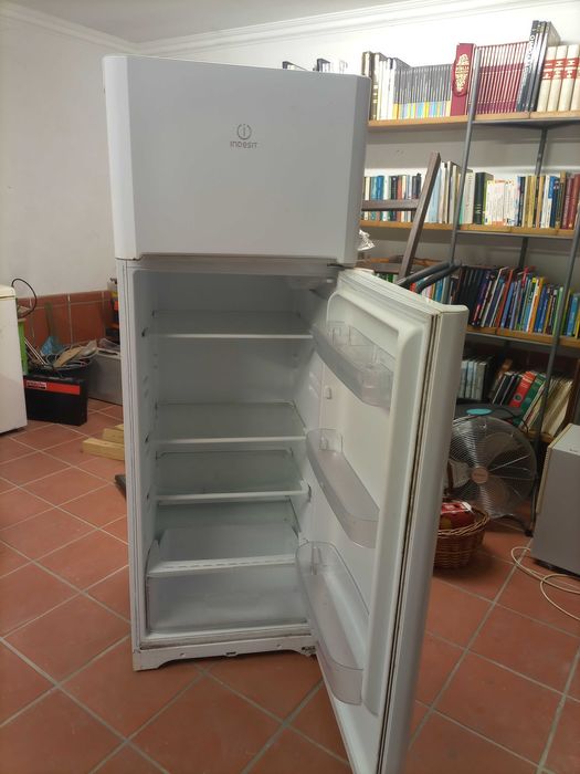 Frigorífico INDESIT