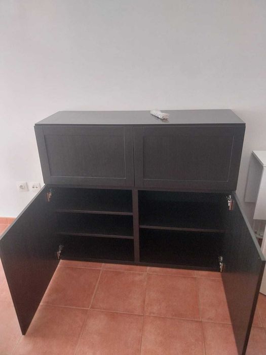 Aparador IKEA + dispositivos p/ abrir portas - óptimo estado