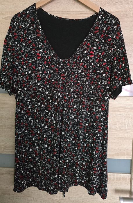 Bluzka w kwiatki 46 / 48 łączka