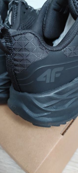 Nowe Czarne buty 4F