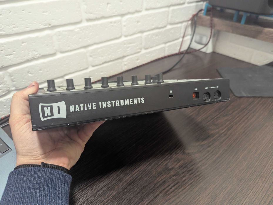 Native Instruments Maschine MK2 Black контроллер