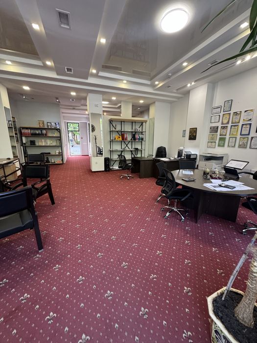 Довгострокова оренда приміщення біля вокзалу