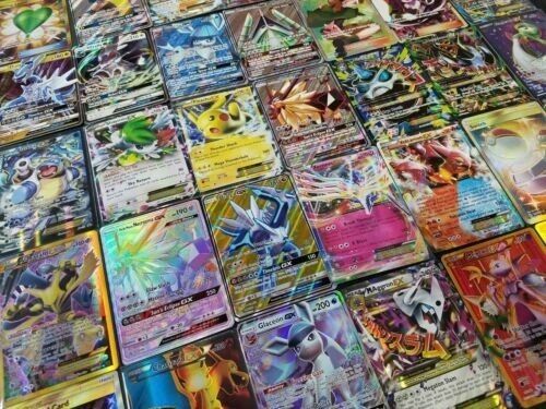Procuro colecoes / cartas Pokémon originais, enviem foto e mensagem  com preço