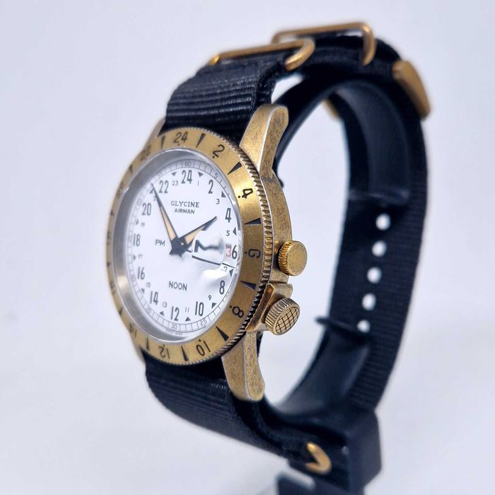 Glycine Airman Vintage Noon Purist 40 mm Automatic