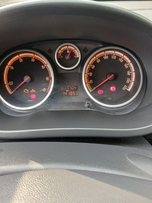 Opel Corsa 1.3cdti Poucos Kms