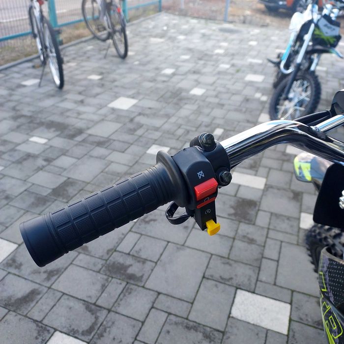 Пітбайк XTR 607 125cc 17/14, 9 к.с., вага 70 кг, від 12 років доставка