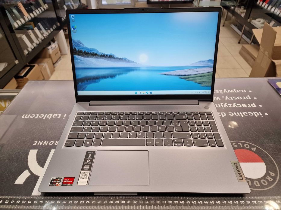 Lenovo Ideapad Slim 15AMN8/ R5 7520U/ 8GB DDR5/ 512GB/ Grade A/ QWERTZ