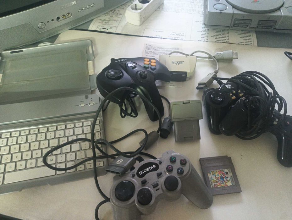 Material diverso para consolas