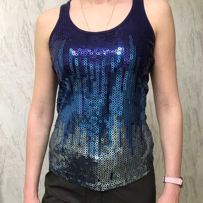 Майка жіноча з паєтками.