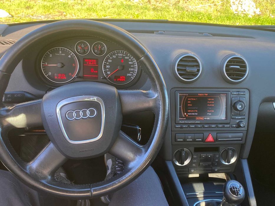Audi A3 1.9 TDI SportBack (com rádio display + GPS)