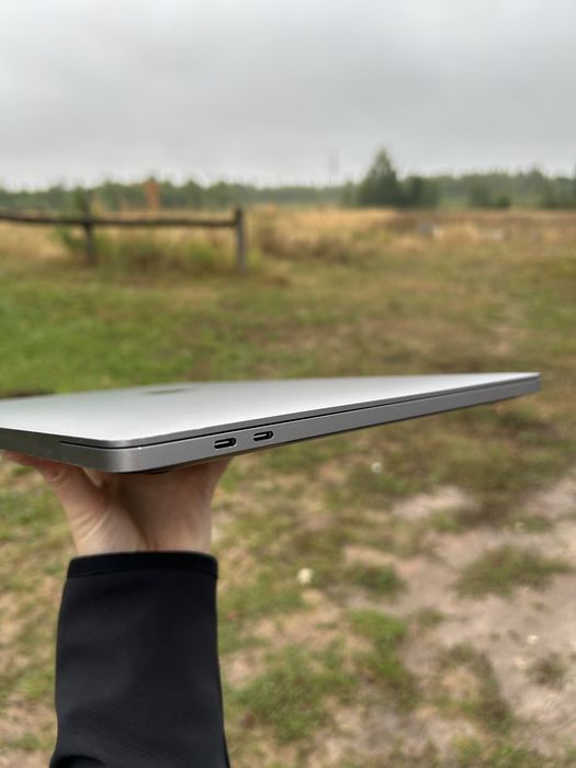 MacBook Pro 16" A2141 / i9 / 16 GB / 512 GB